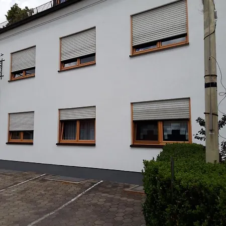 Brucker Gastehaus * 菲尔斯滕费尔德布鲁克