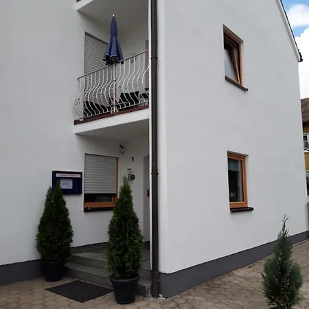 Brucker Gastehaus 招待所 *
